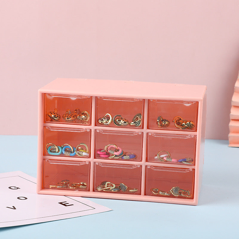 Organizuese plastike për bizhu ose sende të vogla