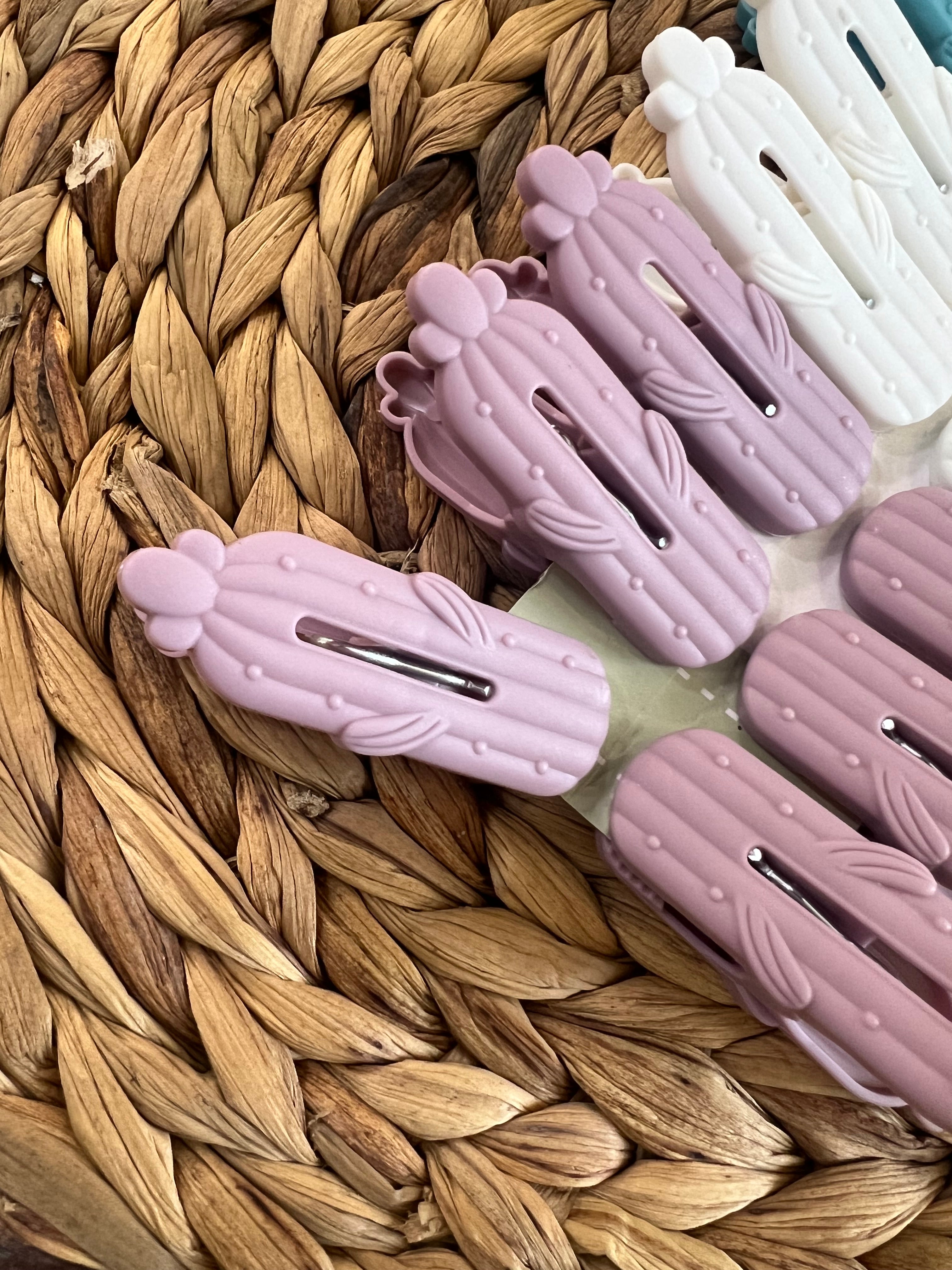 Kapese rrobash ne formë kaktusi