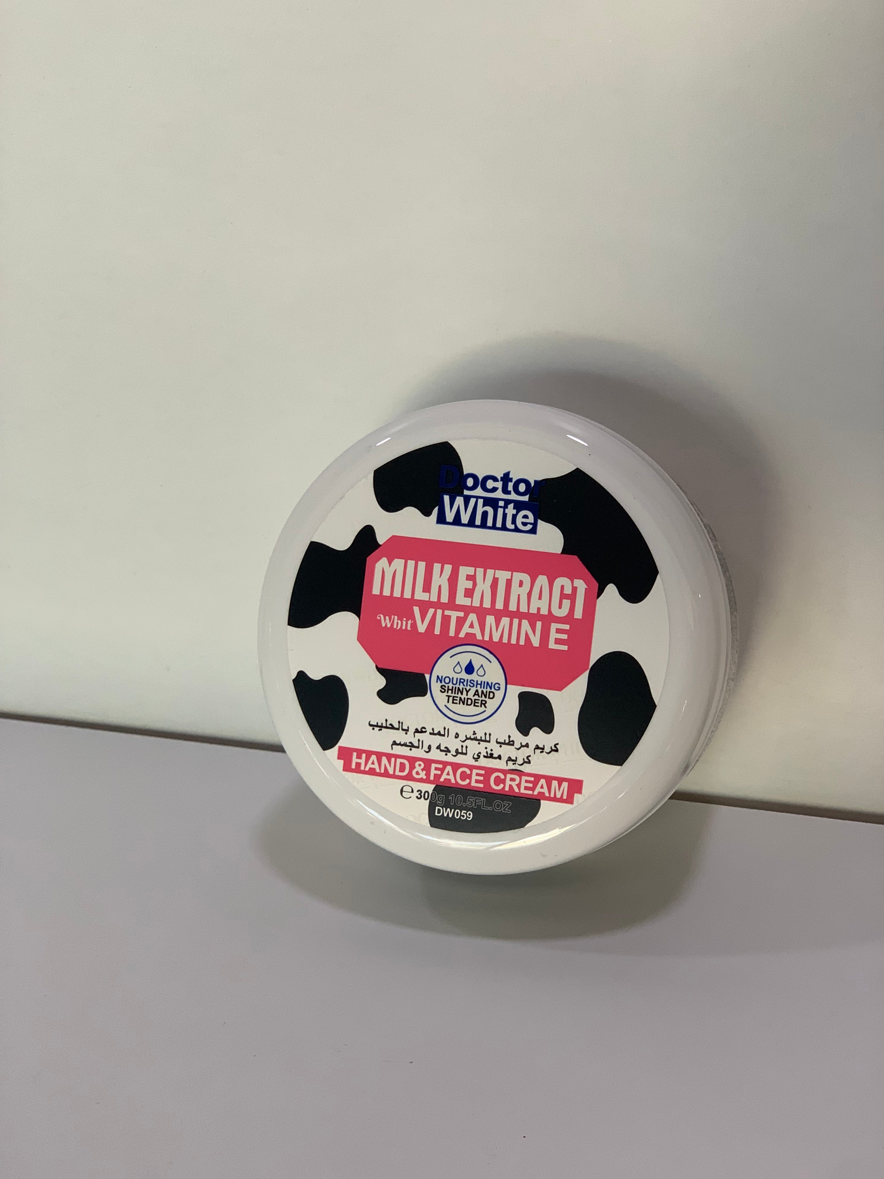 Krem me ekstrakte qumështi Doctor White