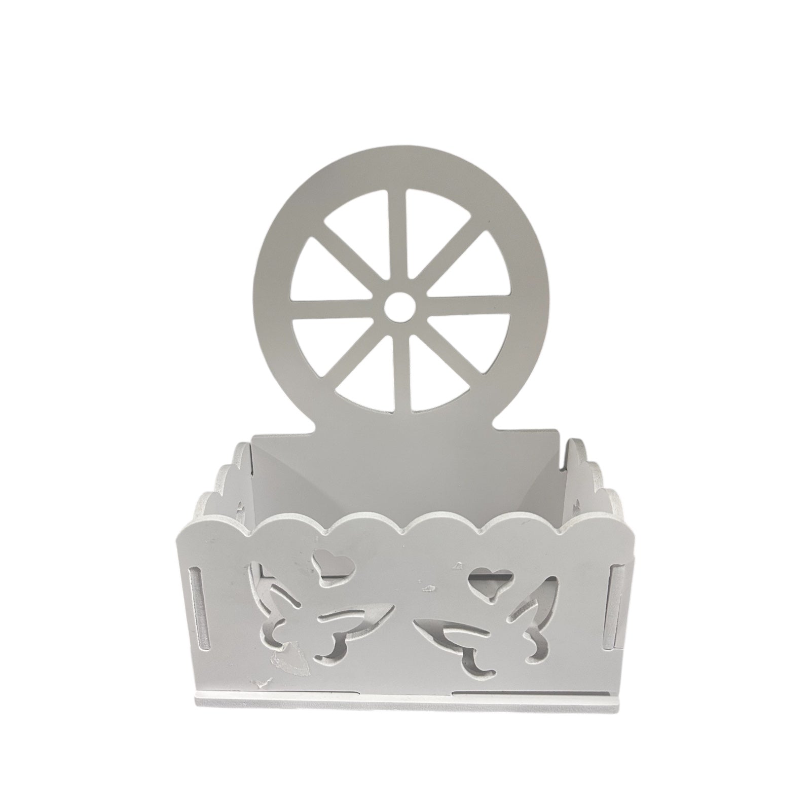 Mbajtëse druri e bardhë me flutura