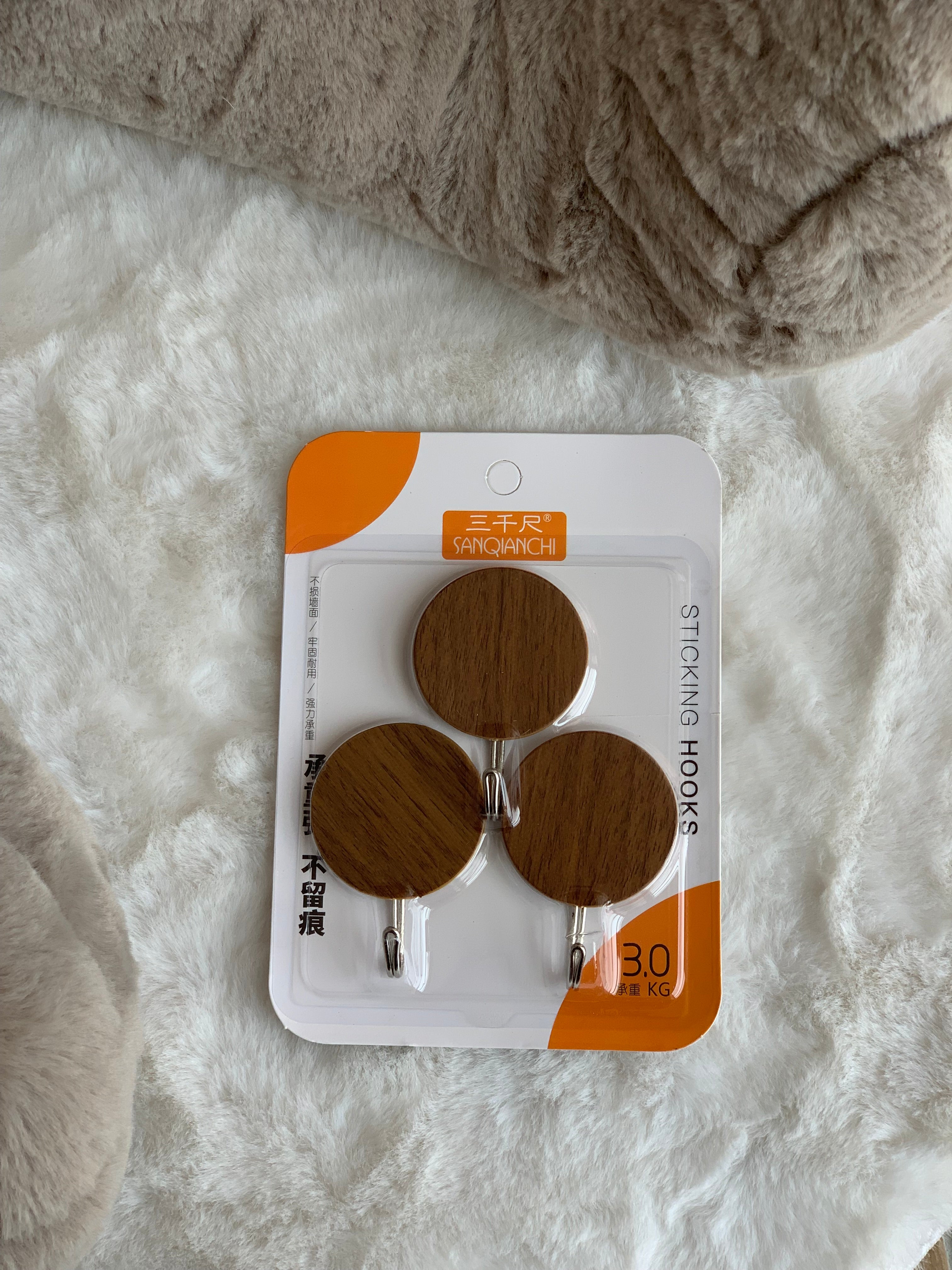 Varëse objektesh me montim në murë, set 3 copë, dizenjo druri