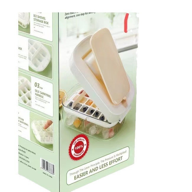 Formë akulli me mbajtëse, lugë dhe hapësirë tek kapaku