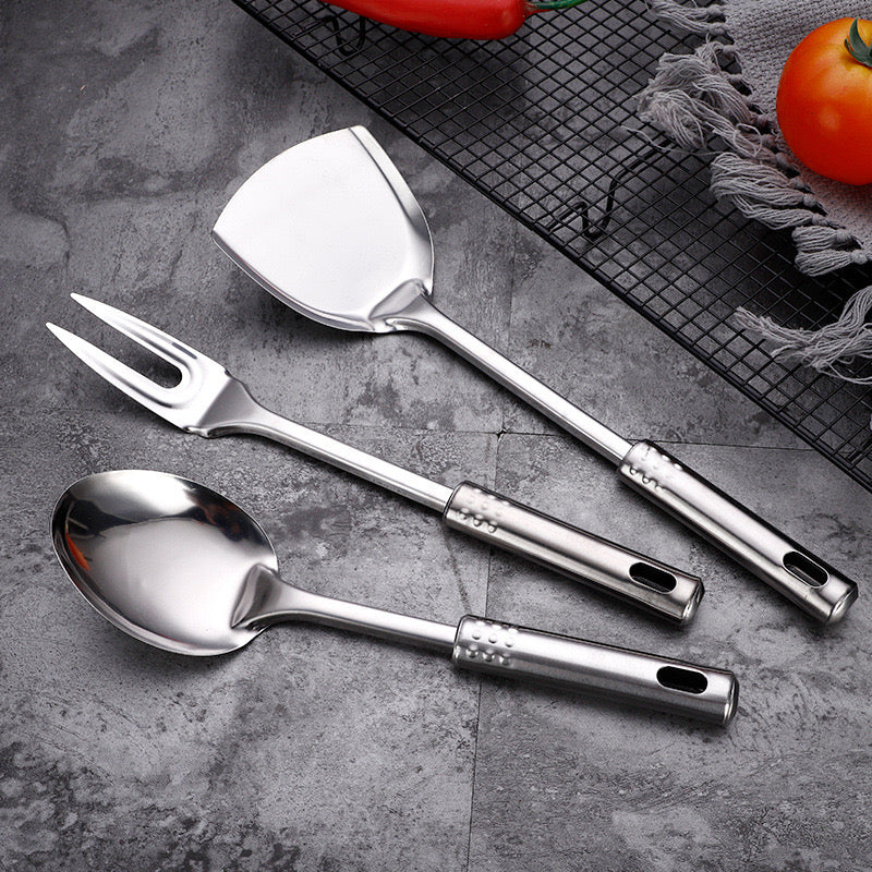 Pirun i madh kuzhine, inoks