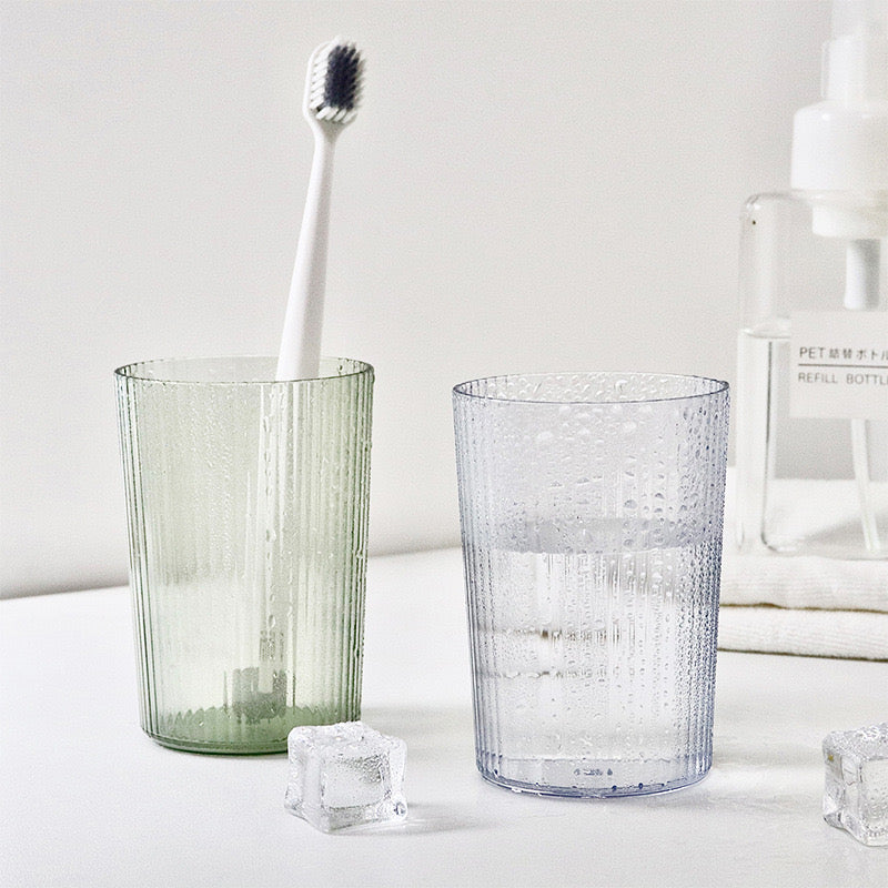 Gotë akrilike me vija vertikale, e tejdukshme, 8*H10.5cm