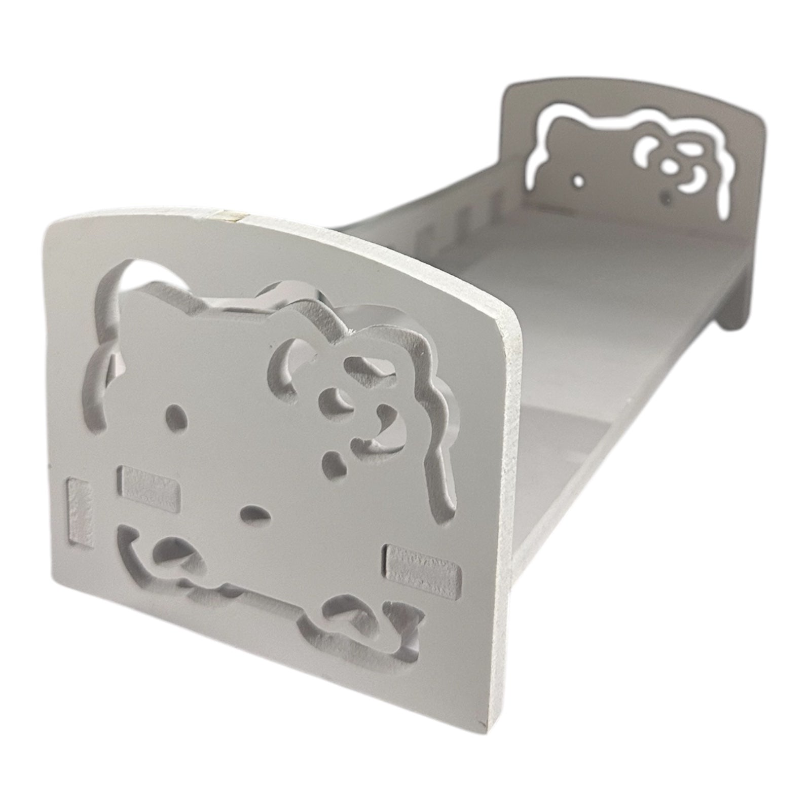 Mbajtëse druri me “Hello Kitty” për në mur