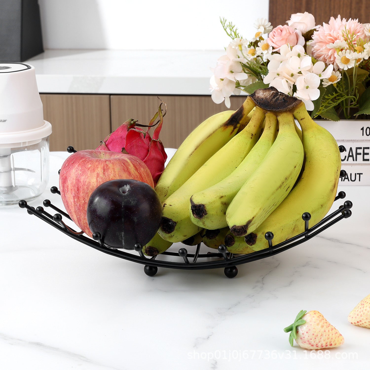 Frutiere metalike në formë katrore