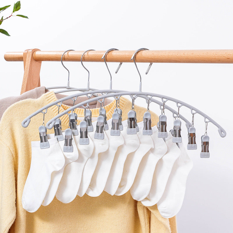 Varëse rrobash me 10 minikapëse