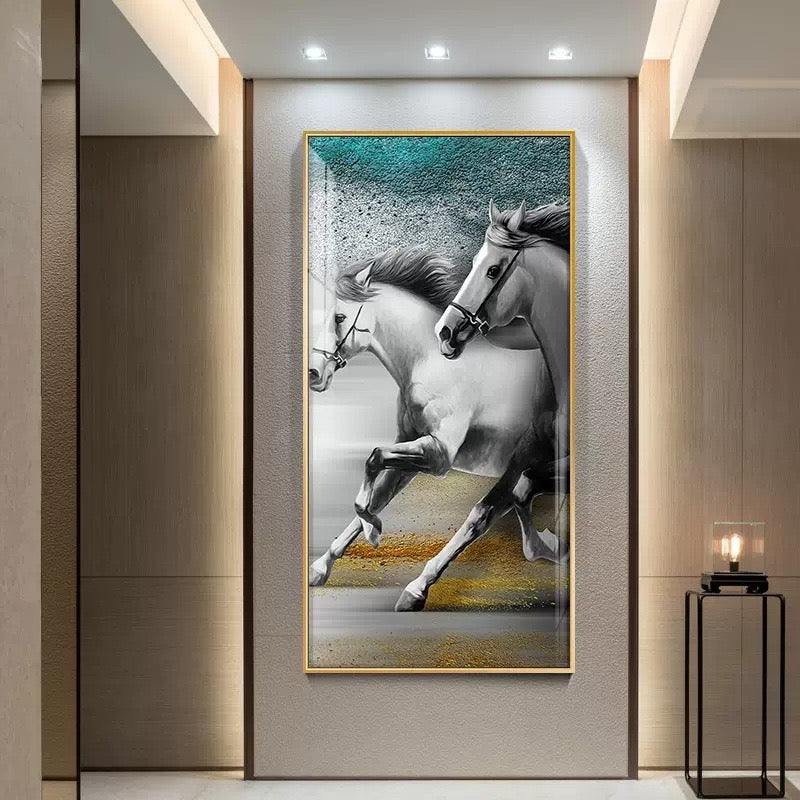 Pikturë me kornizë gold me kuaj të bardhë