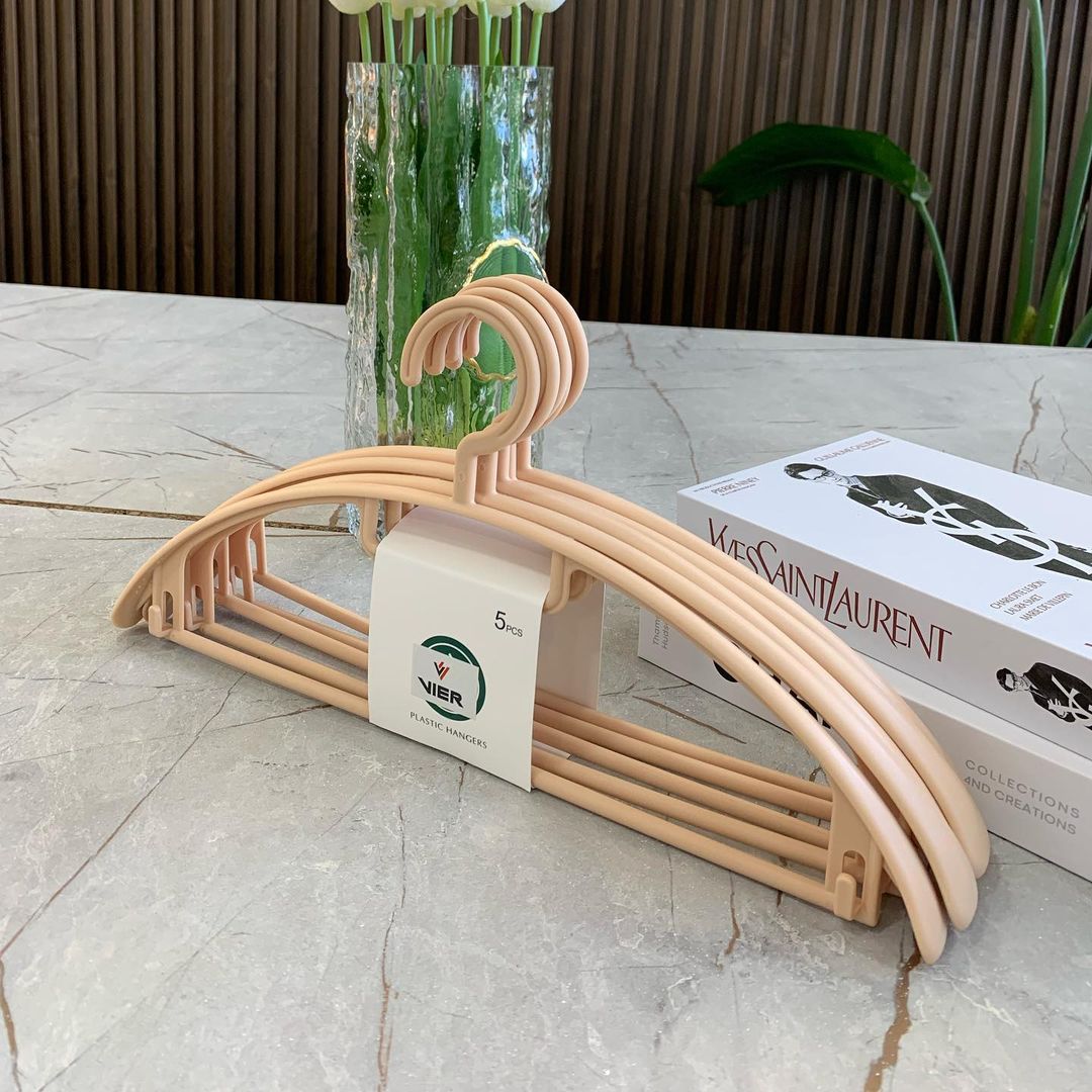 Varese rrobash plastike, set 5 copë