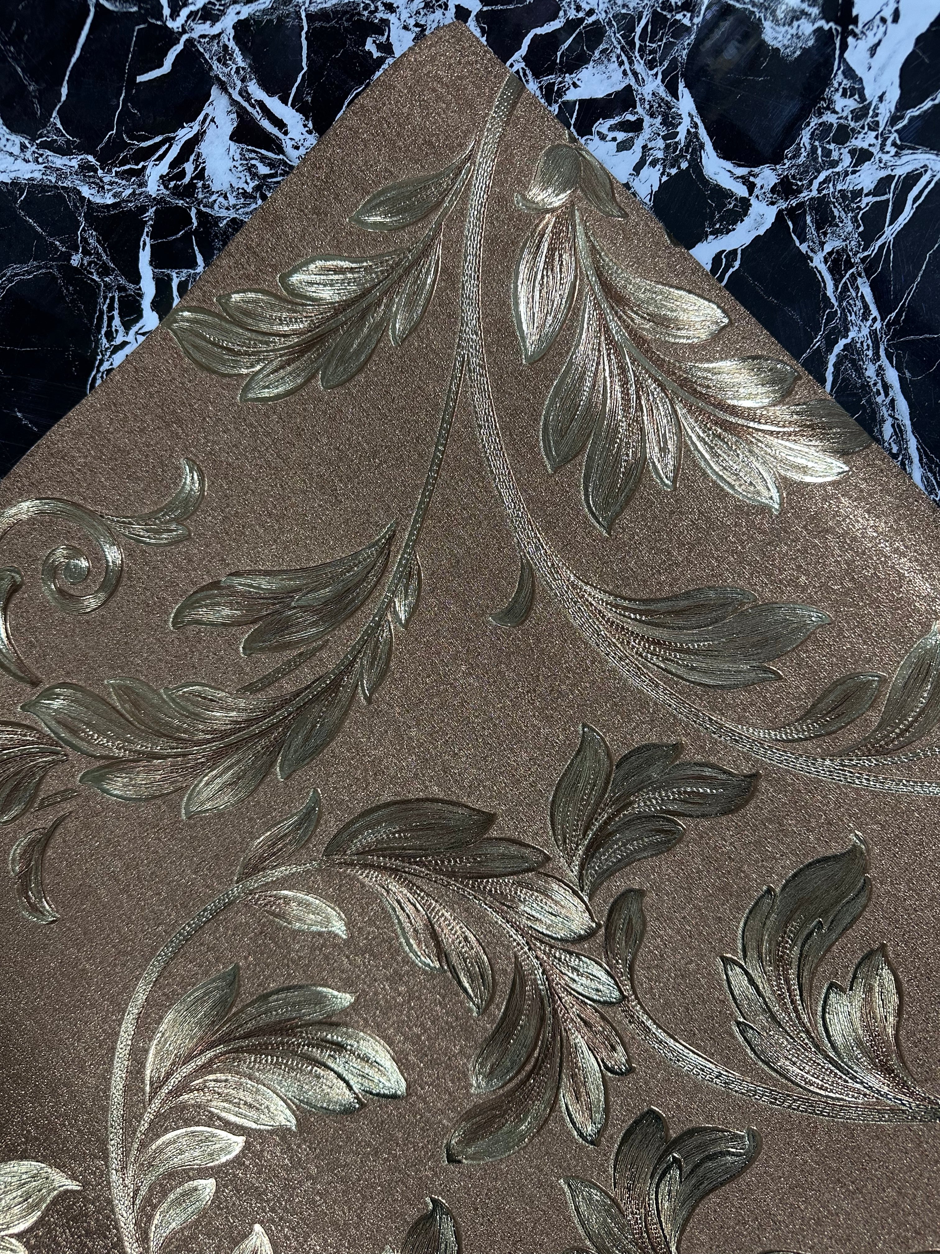 Letër muri me shkëlqim me motive gold