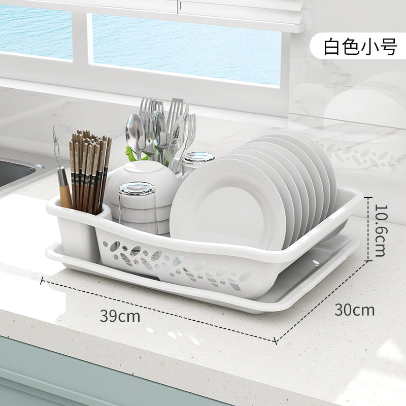 Organizuese /kulluese plastike per ene kuzhine