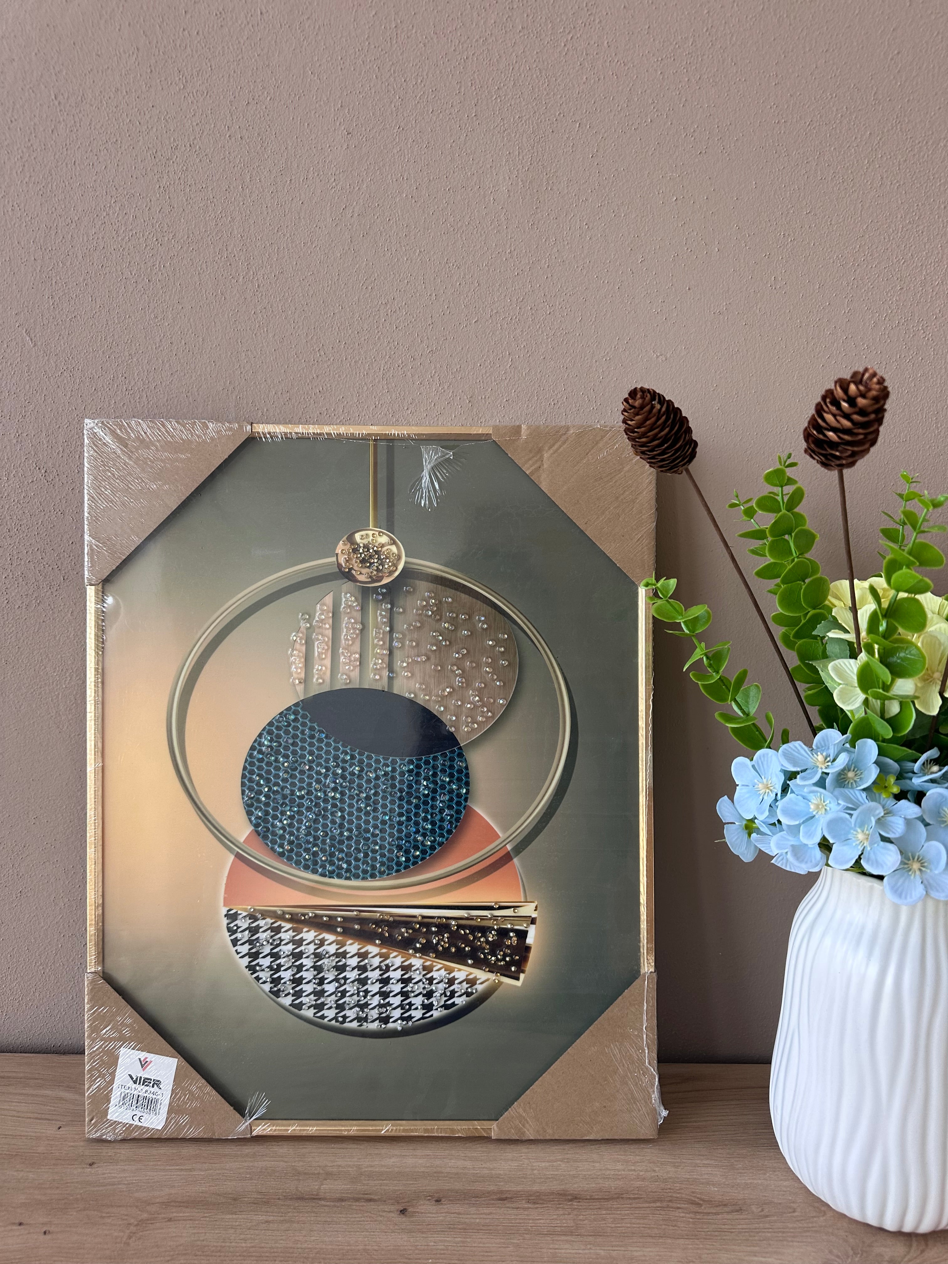 Pikturë me kornizë gold me figura abstrakte