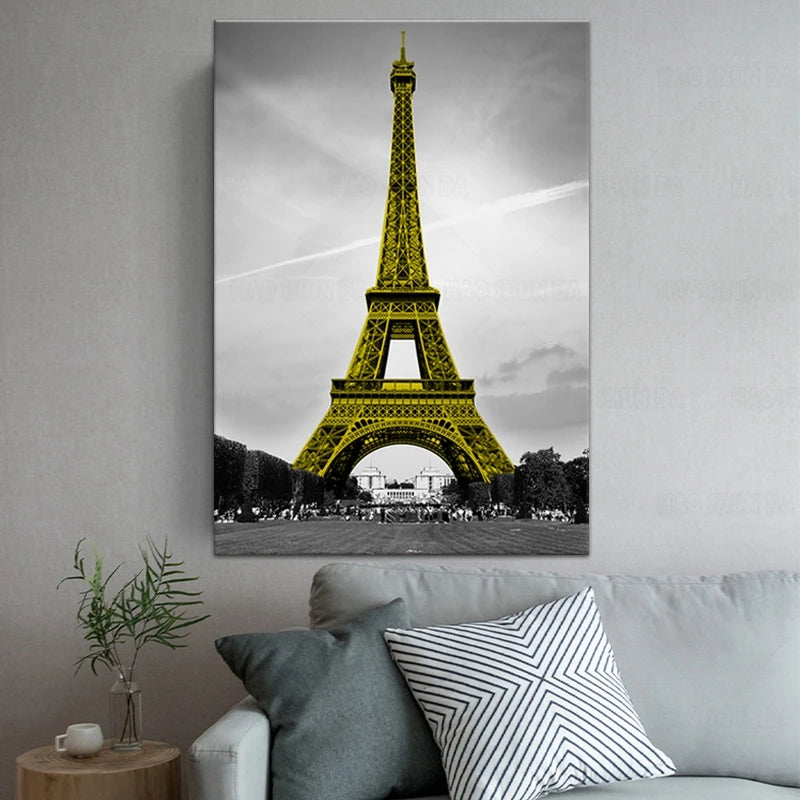 Kanavasë me kullën Eiffel me detaje të verdha