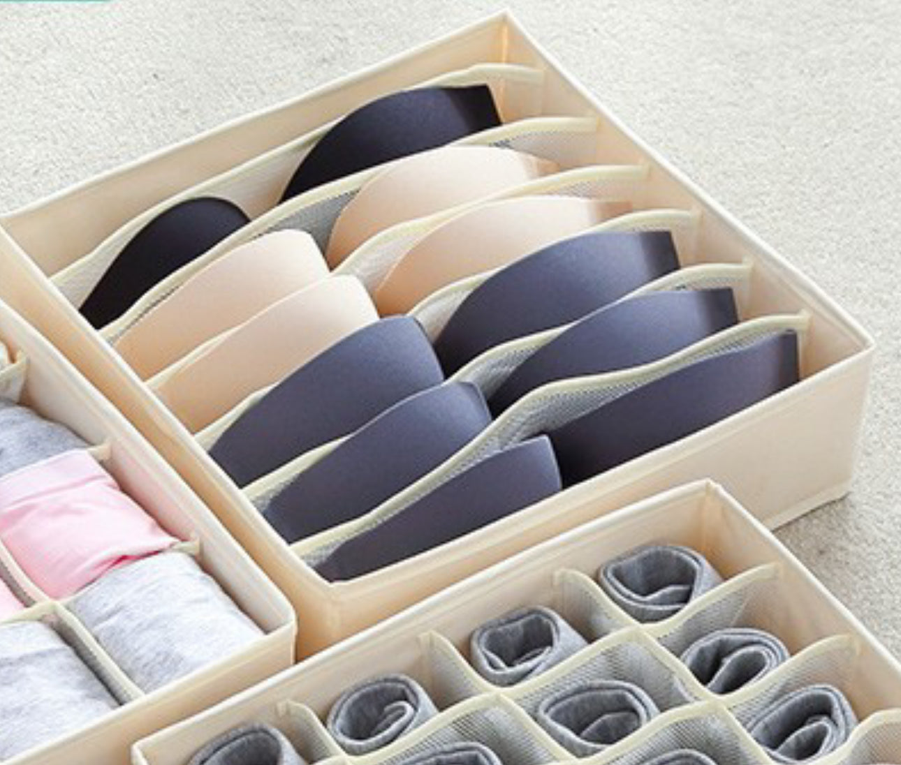 Kuti organizuese për garderobë me 7 ndarje me zinxhir