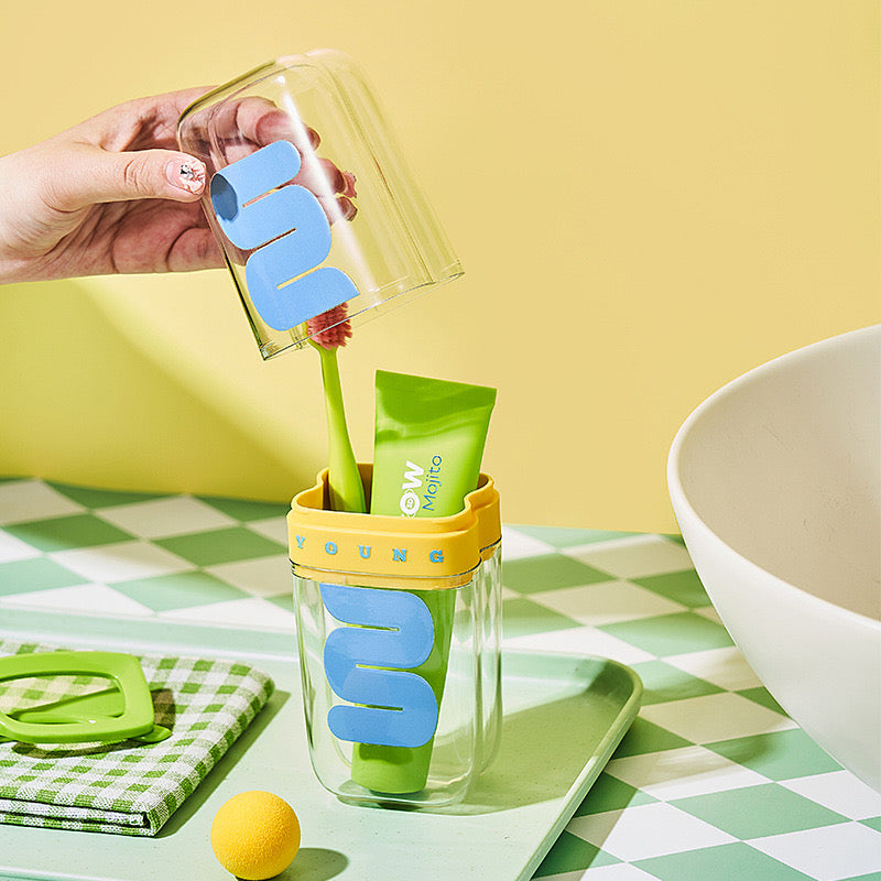 Kuti mbajtëse për furçat e dhëmbëve Young