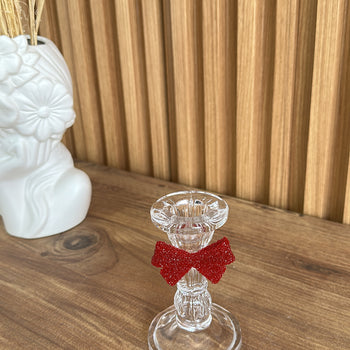 Shandan qelqi trasparent për qiri me fjongo të kuqe