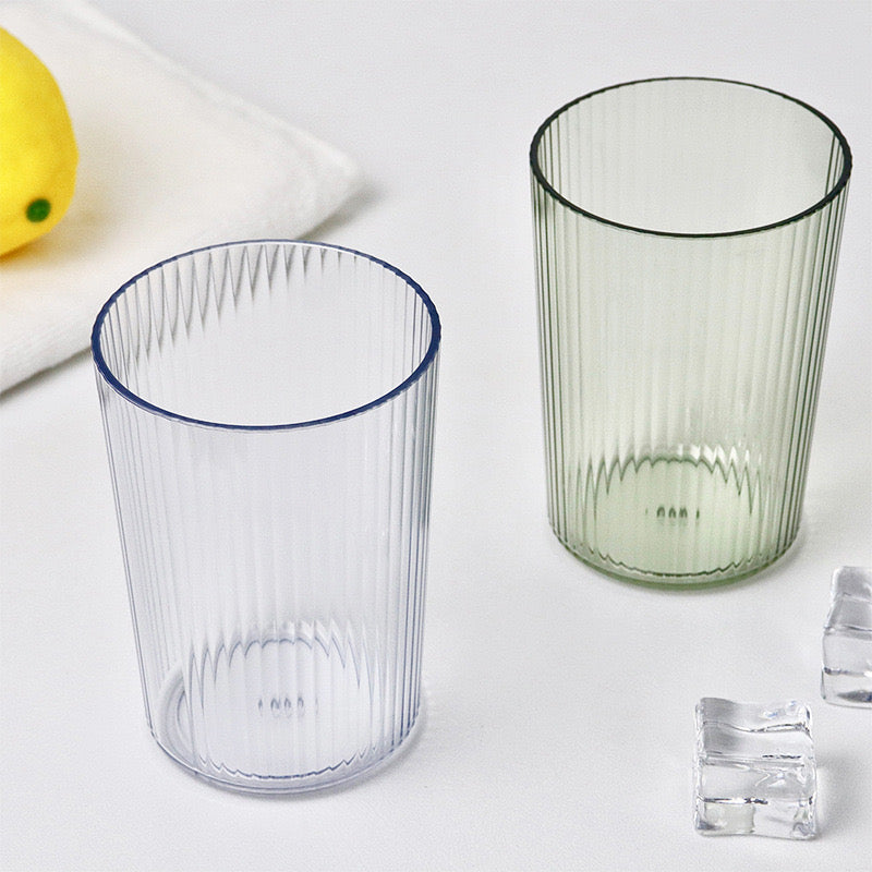 Gotë akrilike me vija vertikale, e tejdukshme, 8*H10.5cm