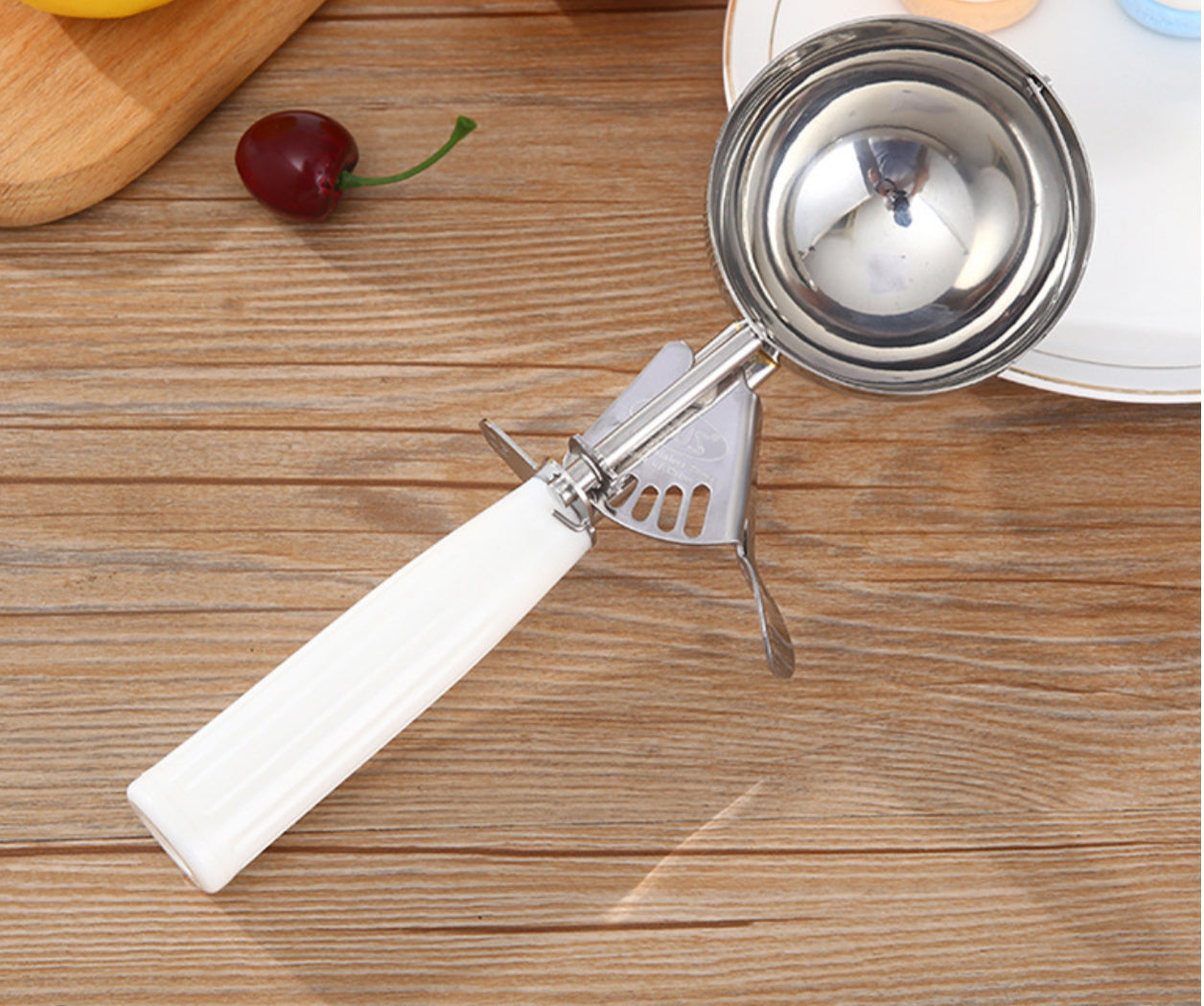 Lugë akulloreje me bisht të bardhë PP