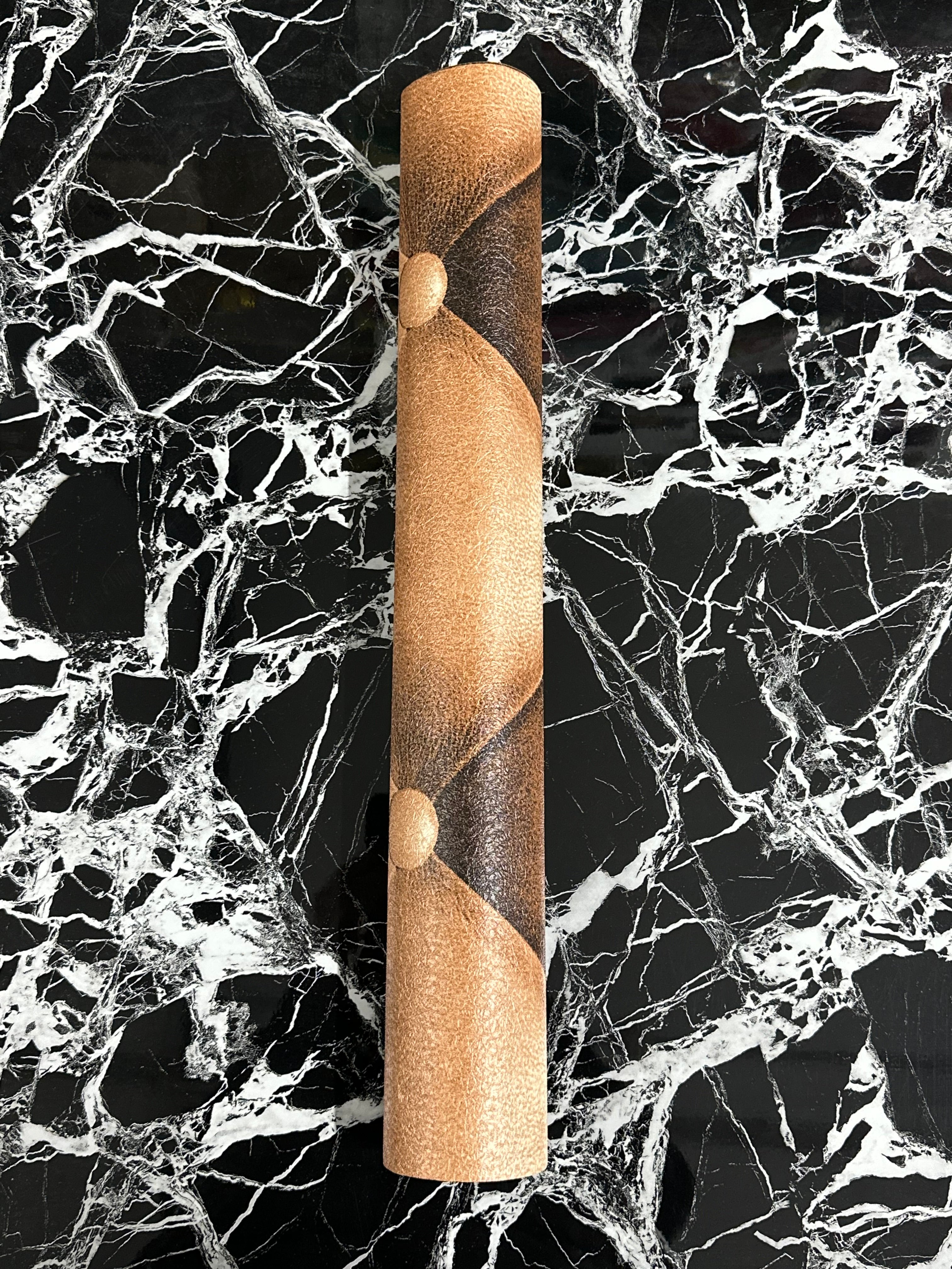 Letër muri ngjyrë kafe imitim lëkure