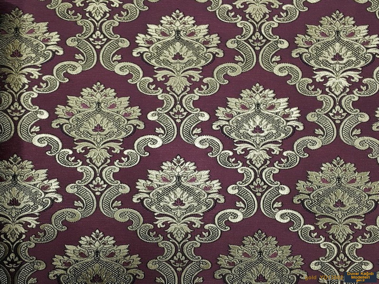 Letër muri ngjyrë vishnje me motive gold stil vintage