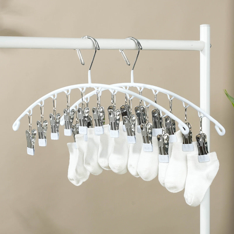 Varëse rrobash me 10 minikapëse