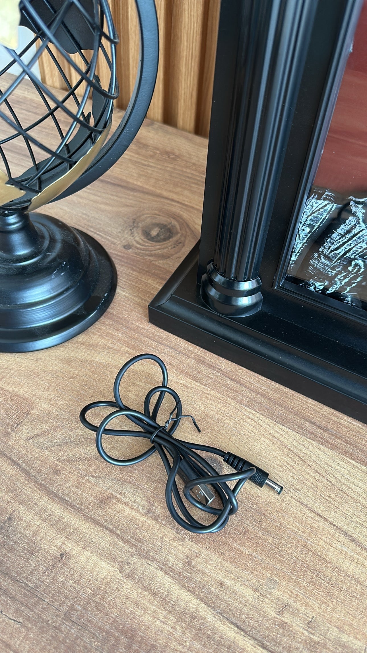 Oxhak Led me flakë, katrore me korrniza të zeza