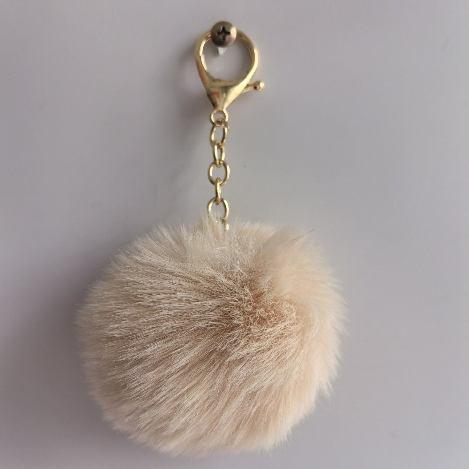 Varëse çelësash në formë topi