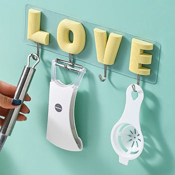 Varëse me ngjitës adeziv me shkrim "Love"