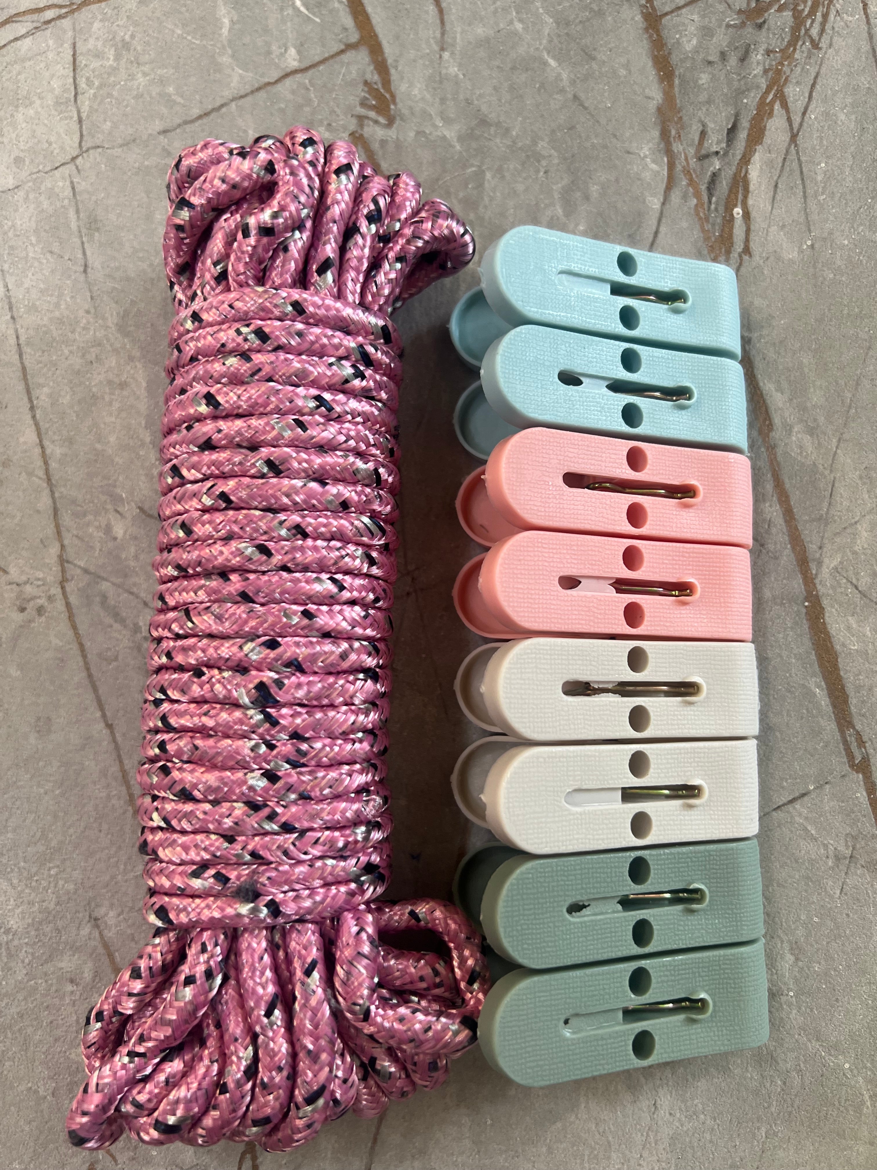 Kapese rrobash + litar