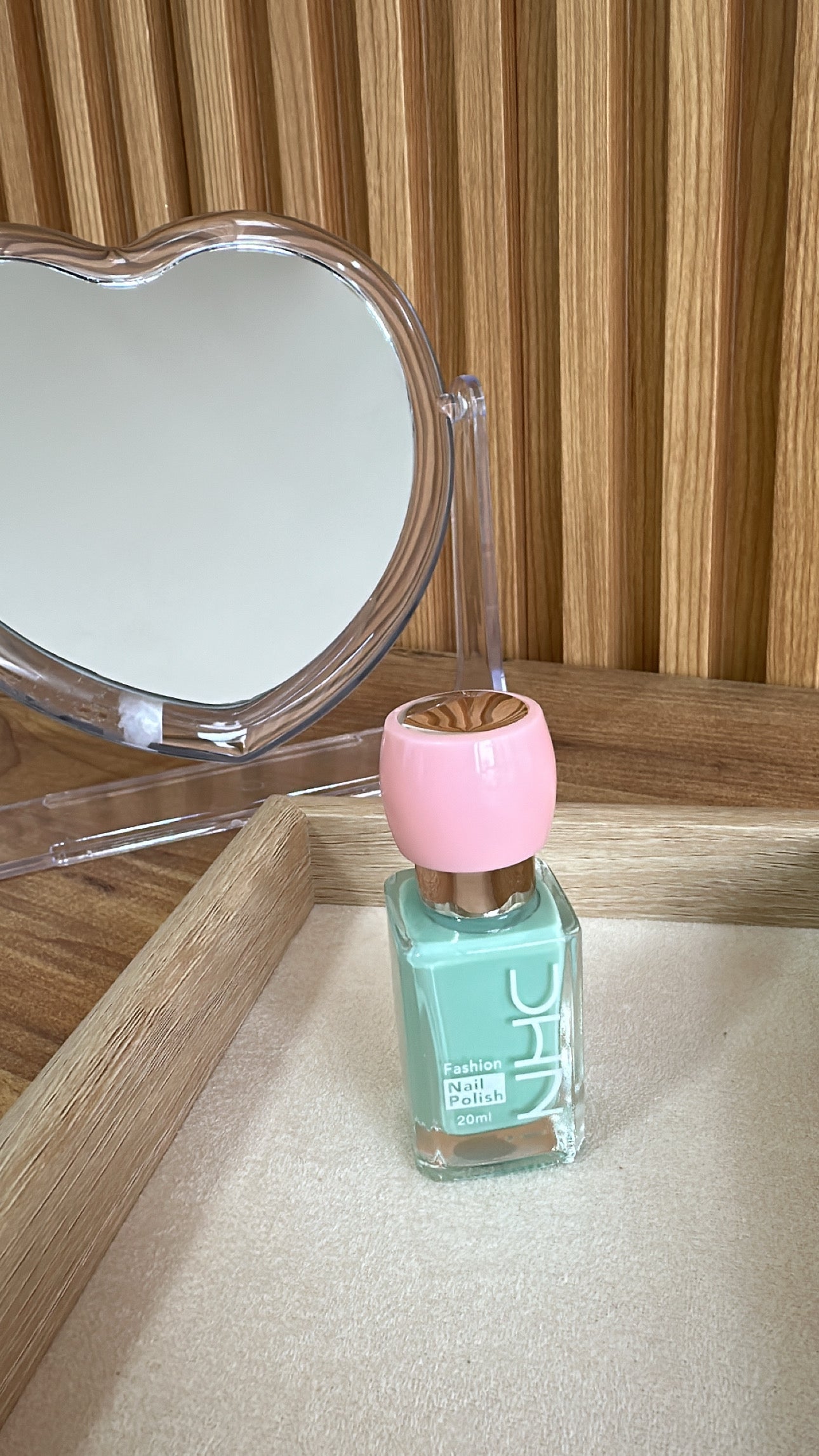 Manikyr Polish 20 ml në ngjyra të ndryshme