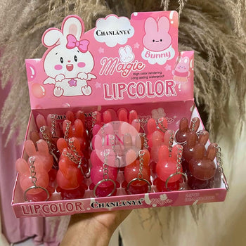 Lip Gloss në formë lepurushi që mund të përdoret edhe si varëse çelsash