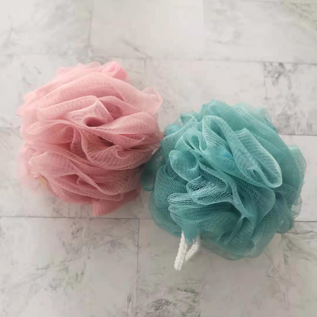 Sfungjer dushi me toptha sfungjeri, rrjetë, mikse