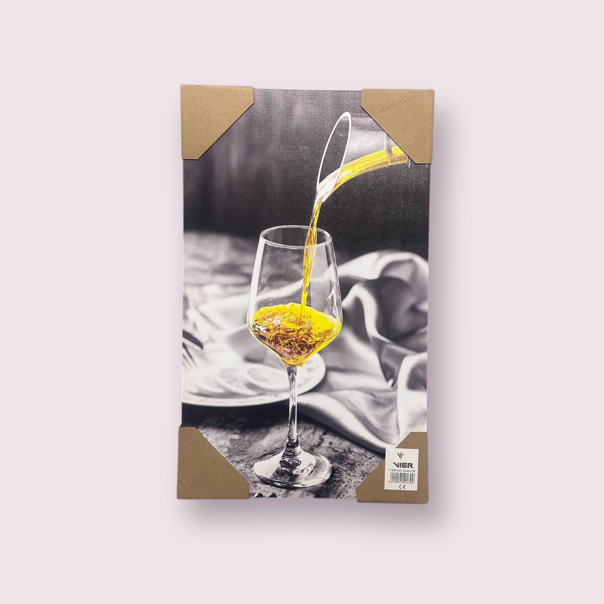 Kanavasë me gotë vere me detaje gold