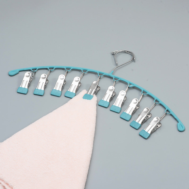 Varëse rrobash me 10 minikapëse