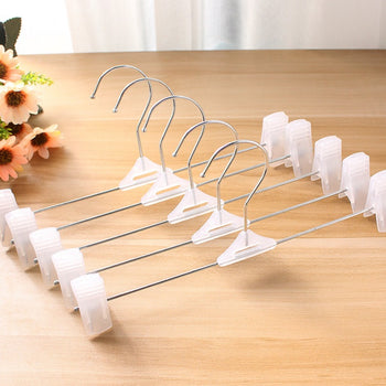 Varëse rrobash praktike për organizimin e pantallonave dhe fundeve