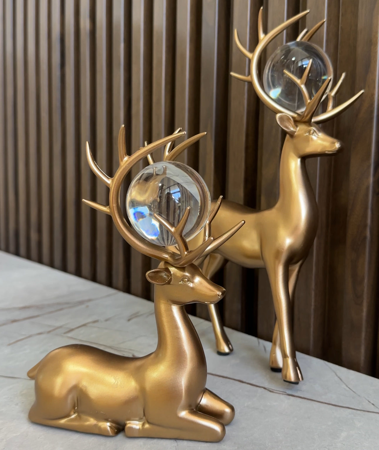 Set me 2 drerë me globa kristali tek brirët në ngjyrën gold