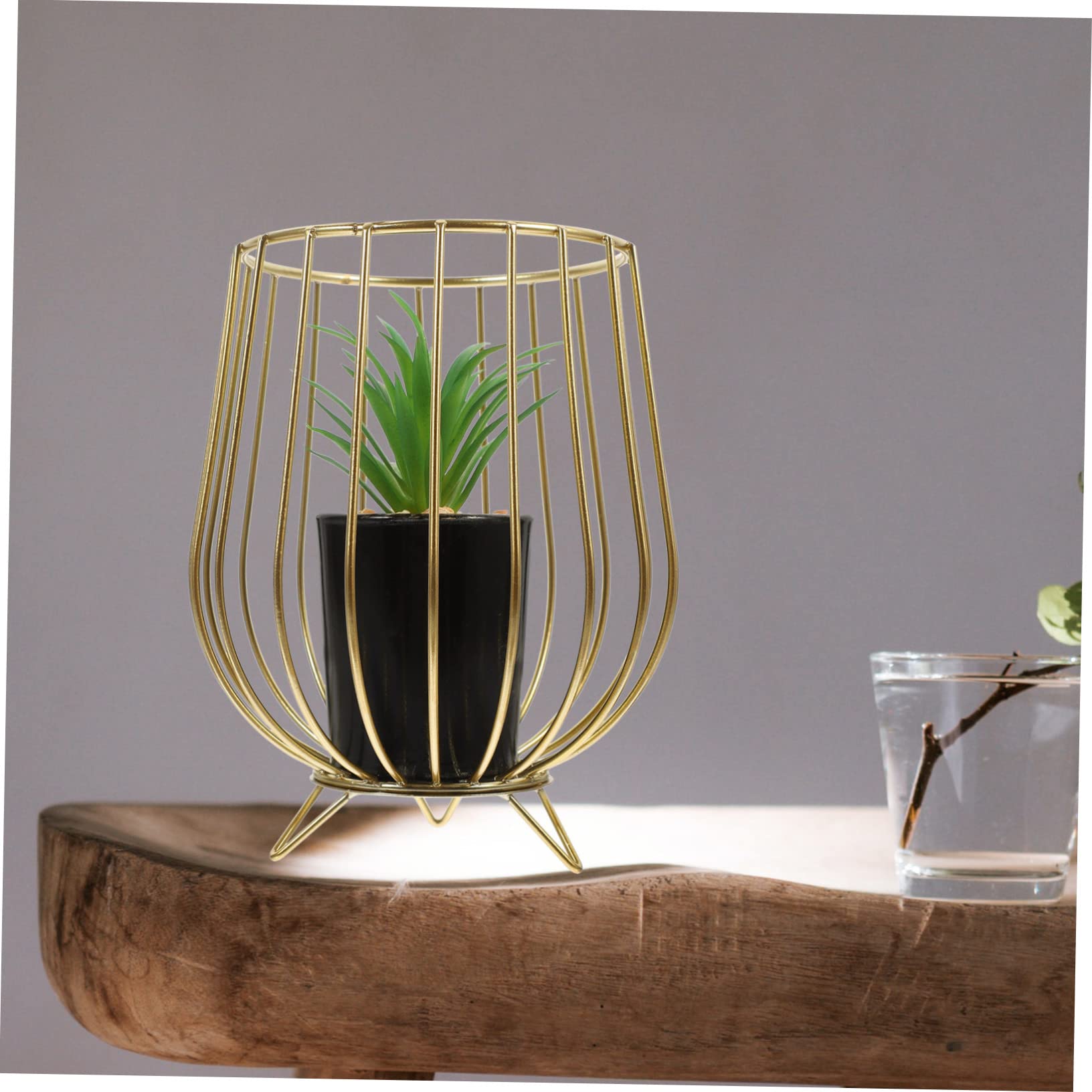 Strukturë metalike me fron gold rrethore