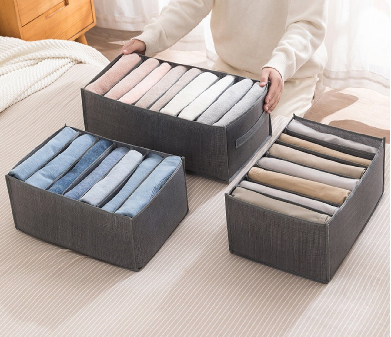 Organizuese për rrobat me 7 ndarje për dollap