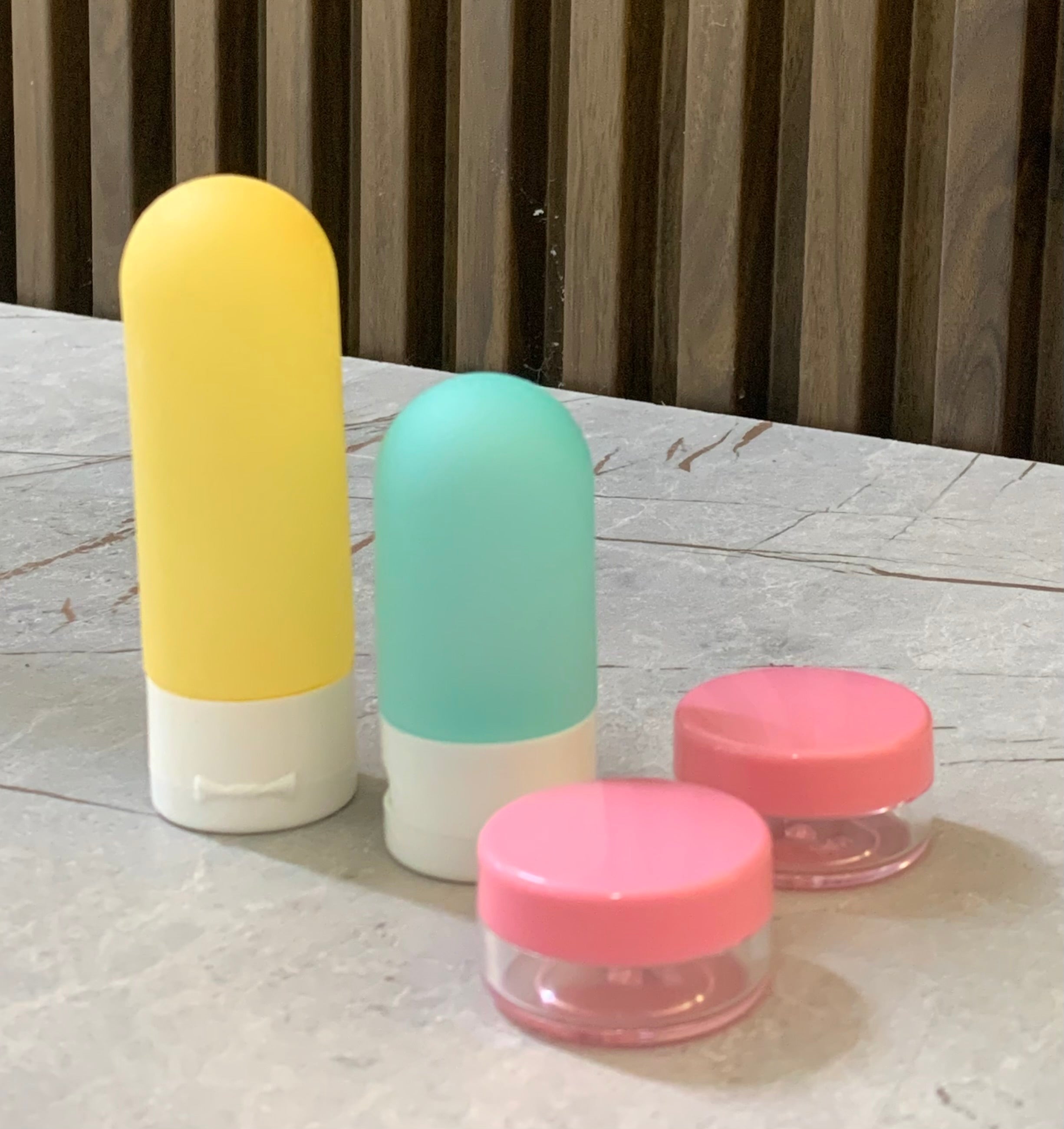 Set me 4 pjesë shishe udhetimi