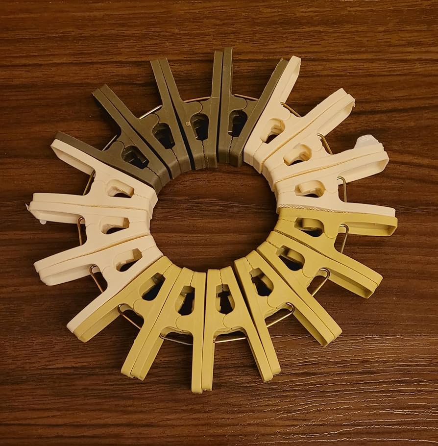 Kapëse rrobash 16 copë me dizenjo bijash e ngjyrë jeshile