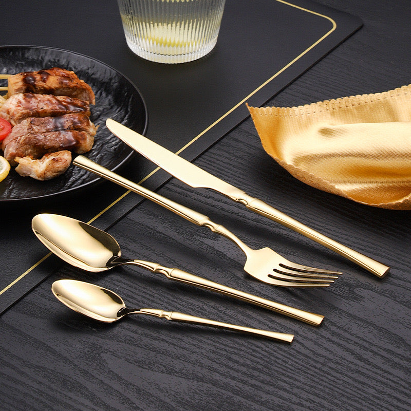 Lugë/ Pirunj/ Thikë/ Lugë kafe, set me 6 copë