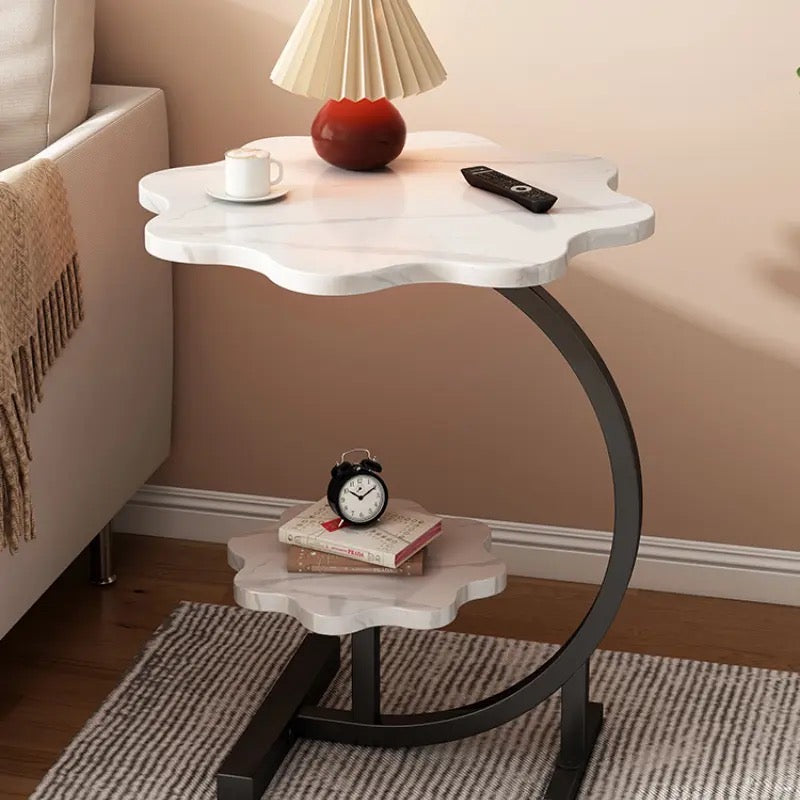 Tavolinë me hark në formë lule