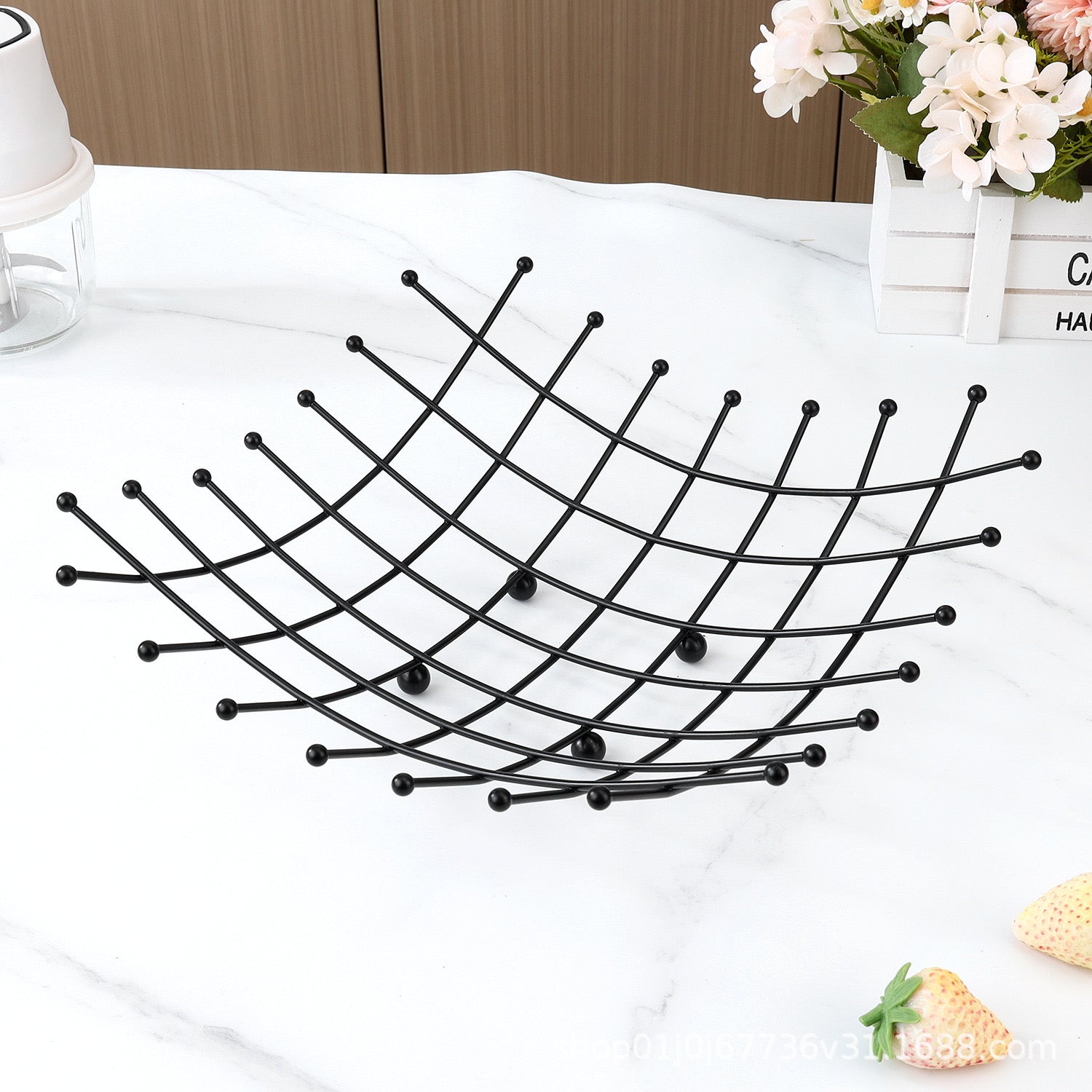 Frutiere metalike në formë katrore