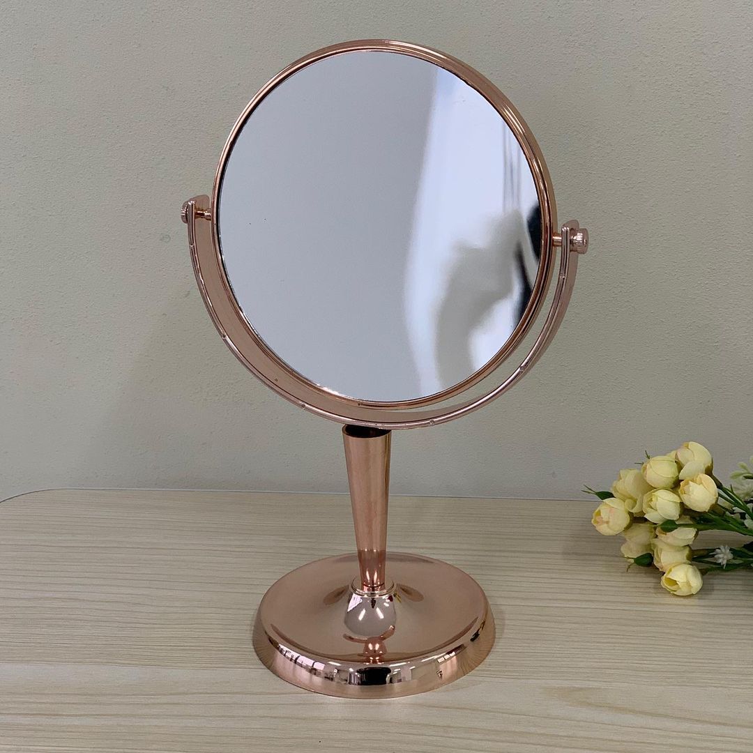 Pasqyra tavoline për make-up