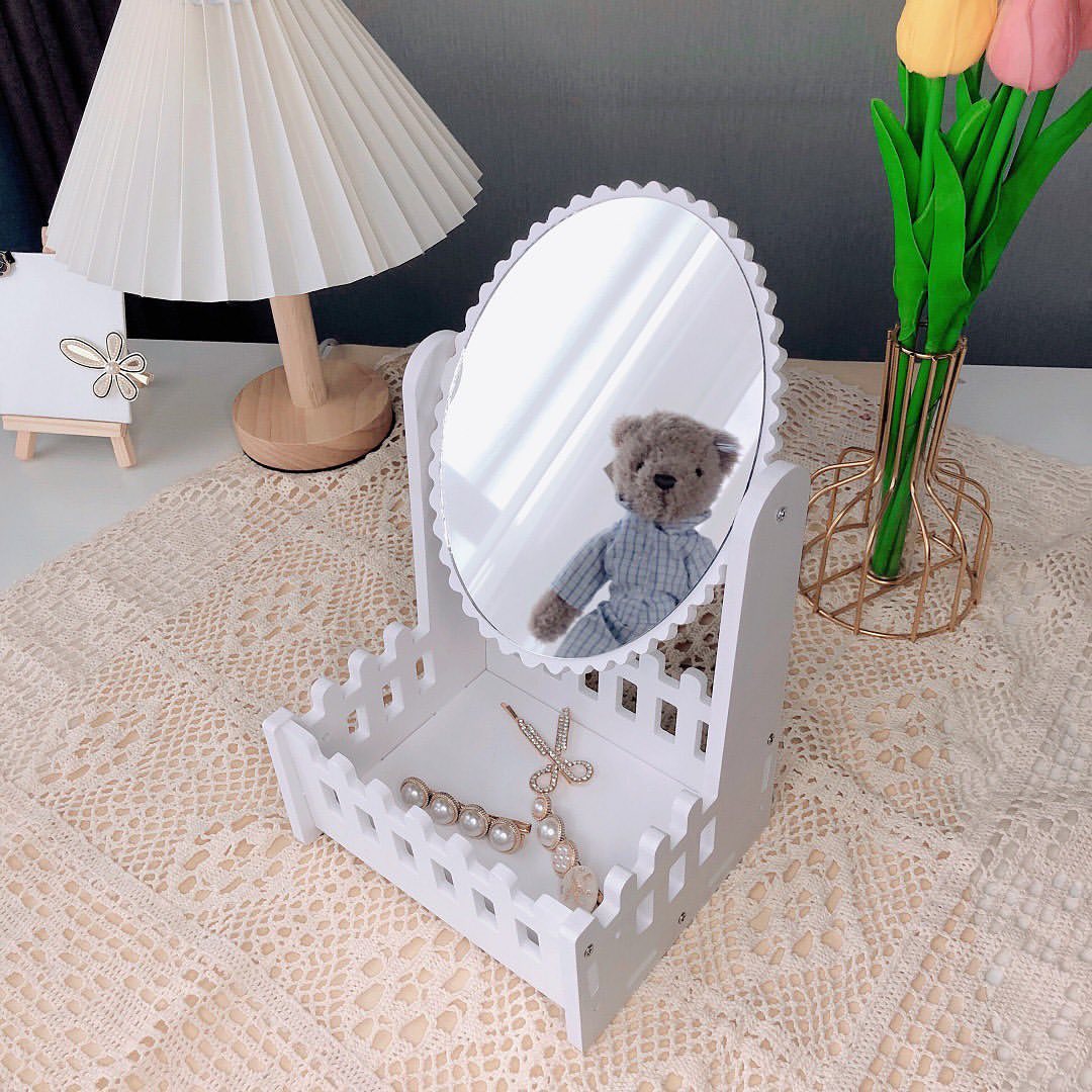 Organizuese make-up me pasqyre