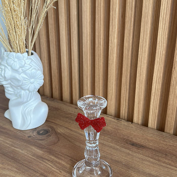 Shandan qelqi transparent për qiri me fjongo të kuqe