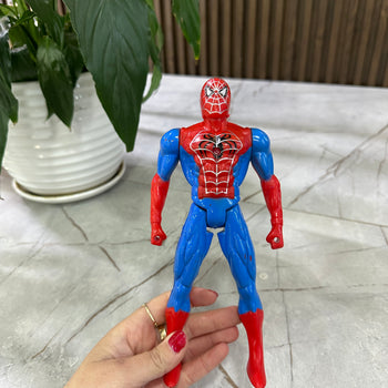 Figurë lodër superhero