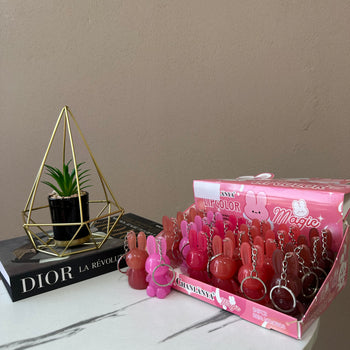 Lip gloss në formë lepurushi me varëse