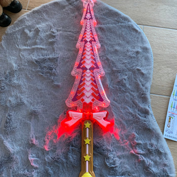 Shpatë në formë peme (muzikë & drita)