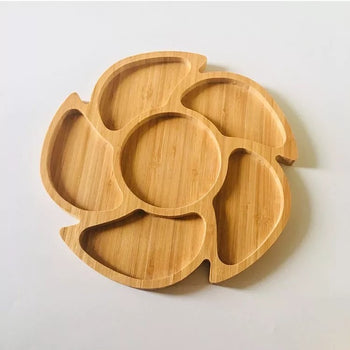 Pjatë druri për servirje në formë luleje